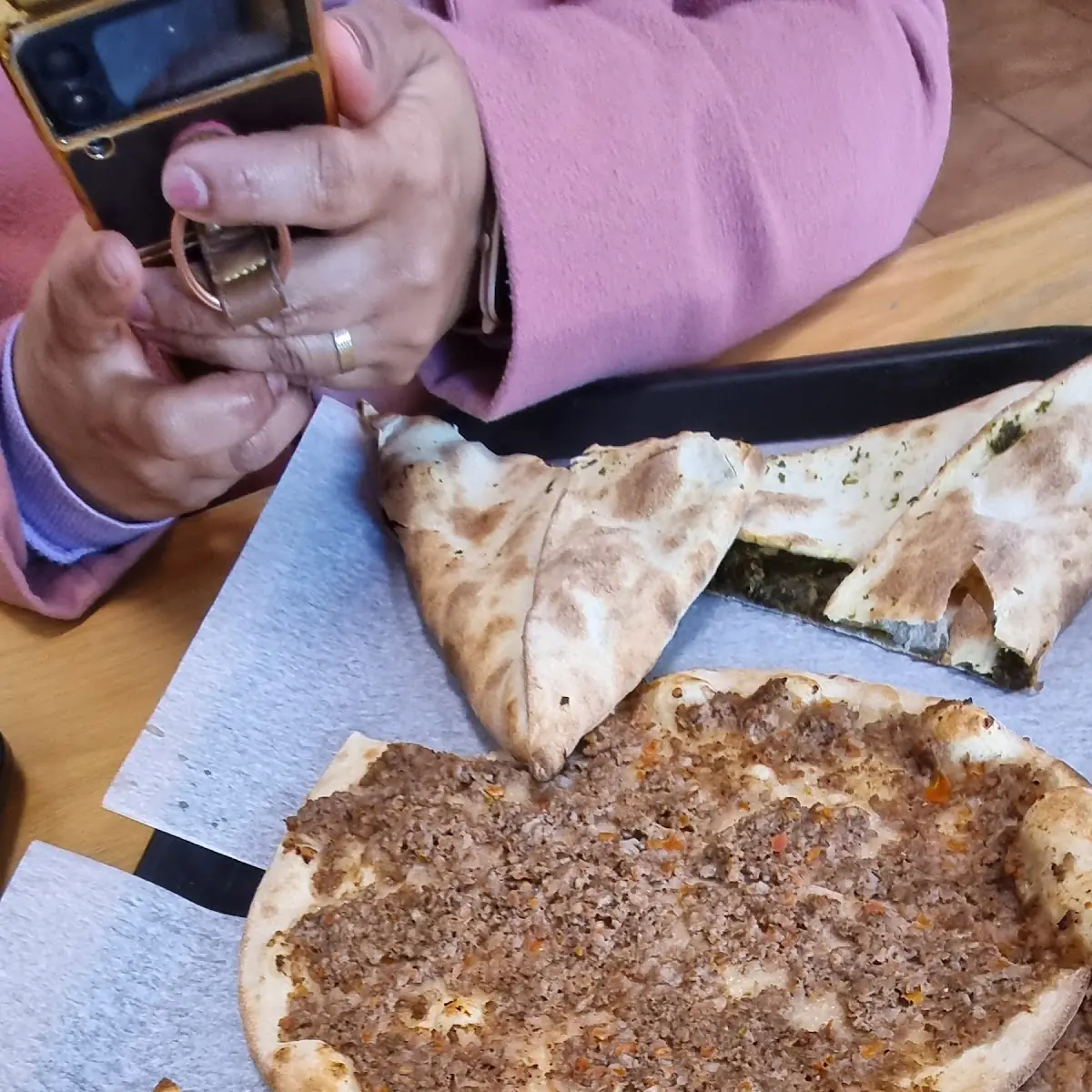 فطائر بالجبنة و اللحمة