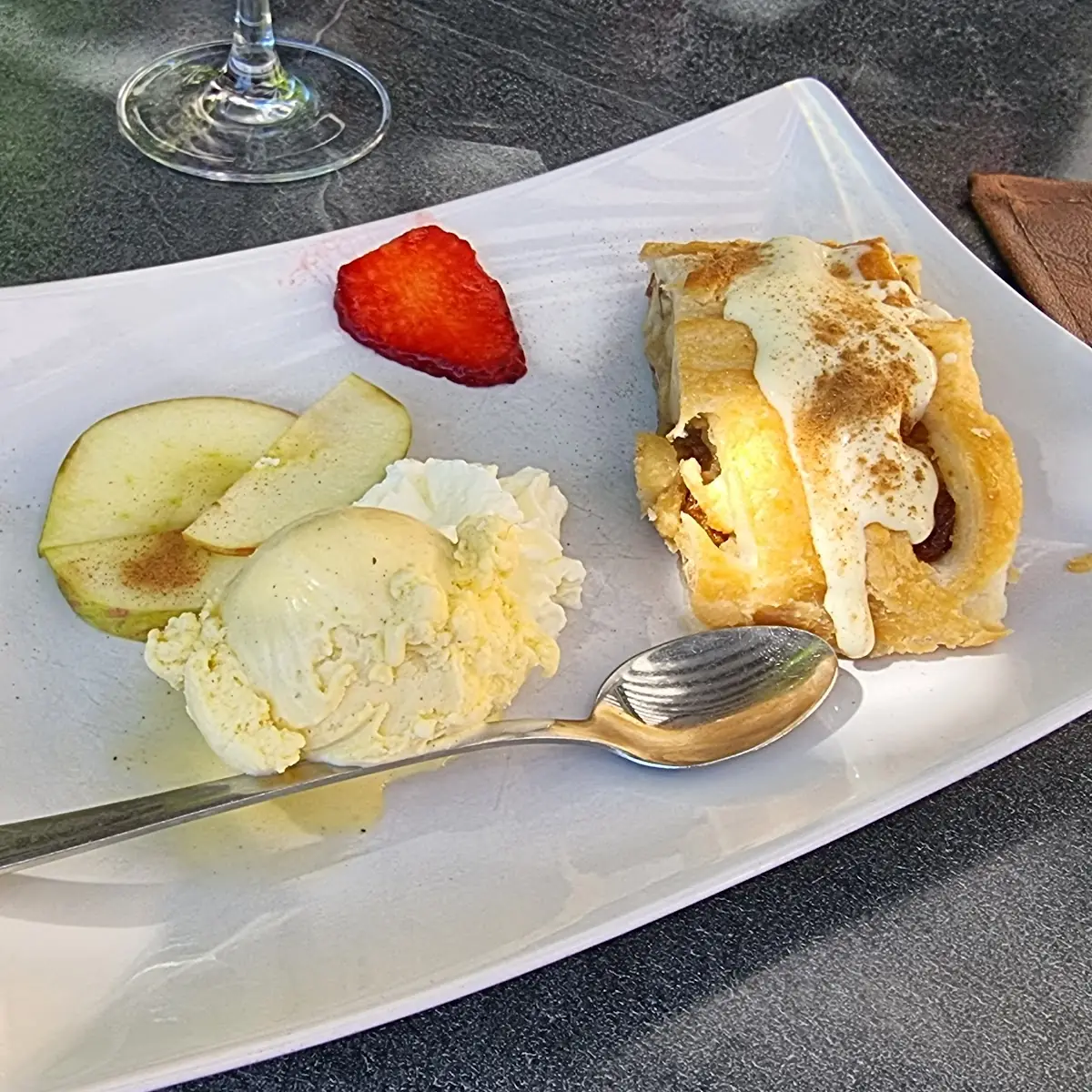 Apfelstrudel