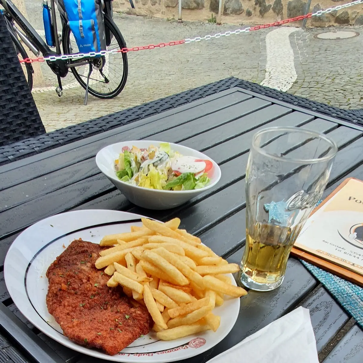 Schweineschnitzel Pommes, Pommesbude Linz