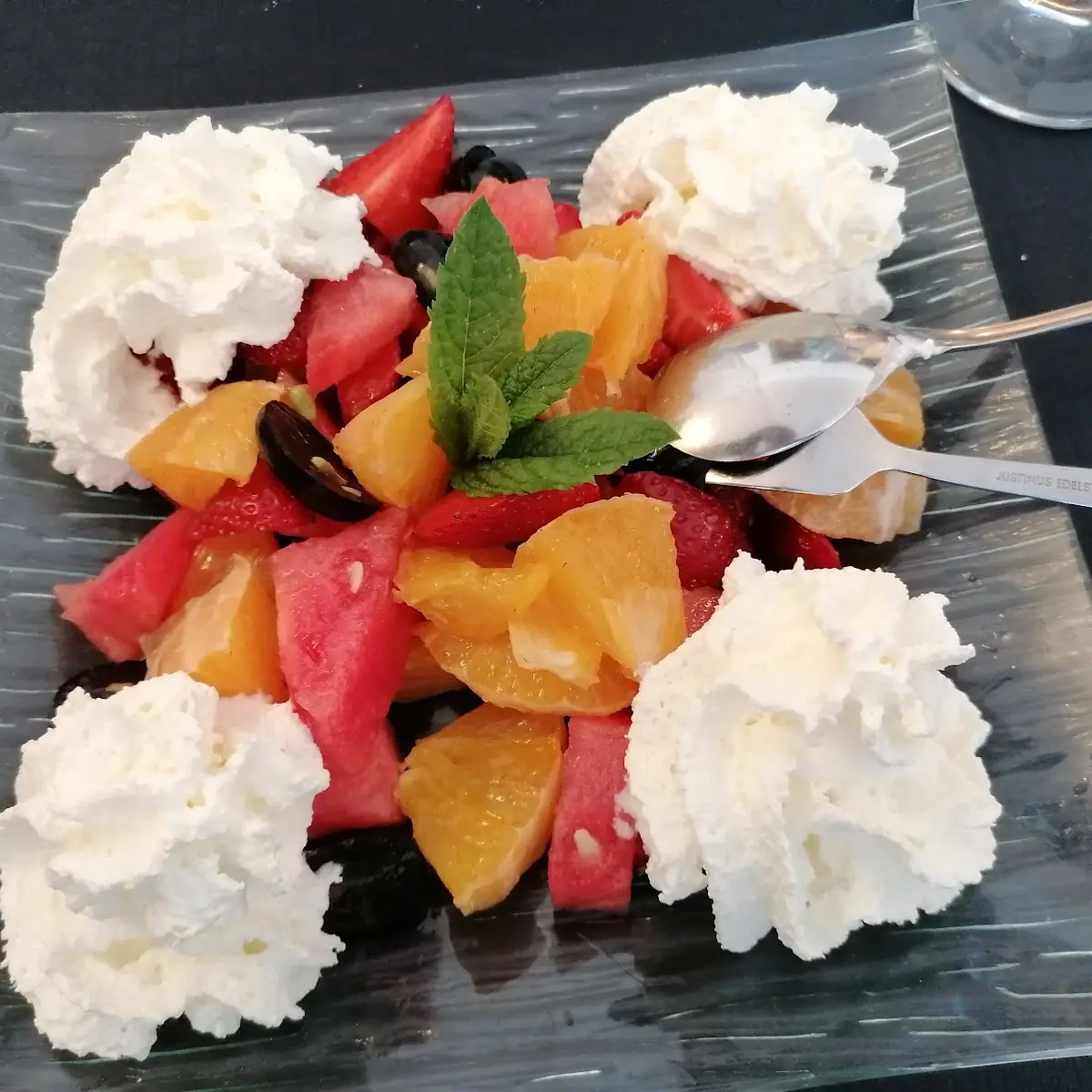 Obstsalat, Restaurant Hungaria - Bela Czutor