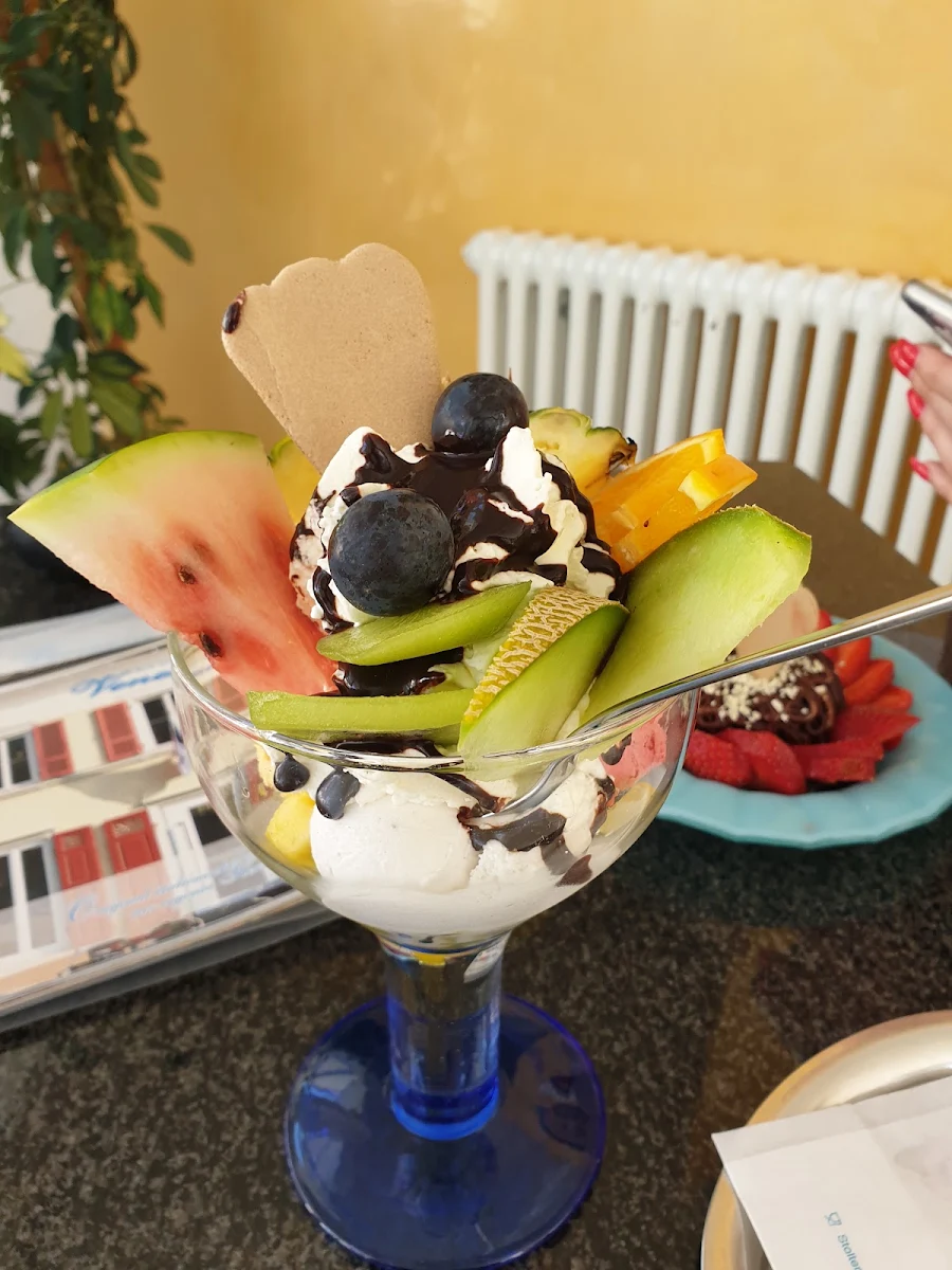 Früchtebecher
