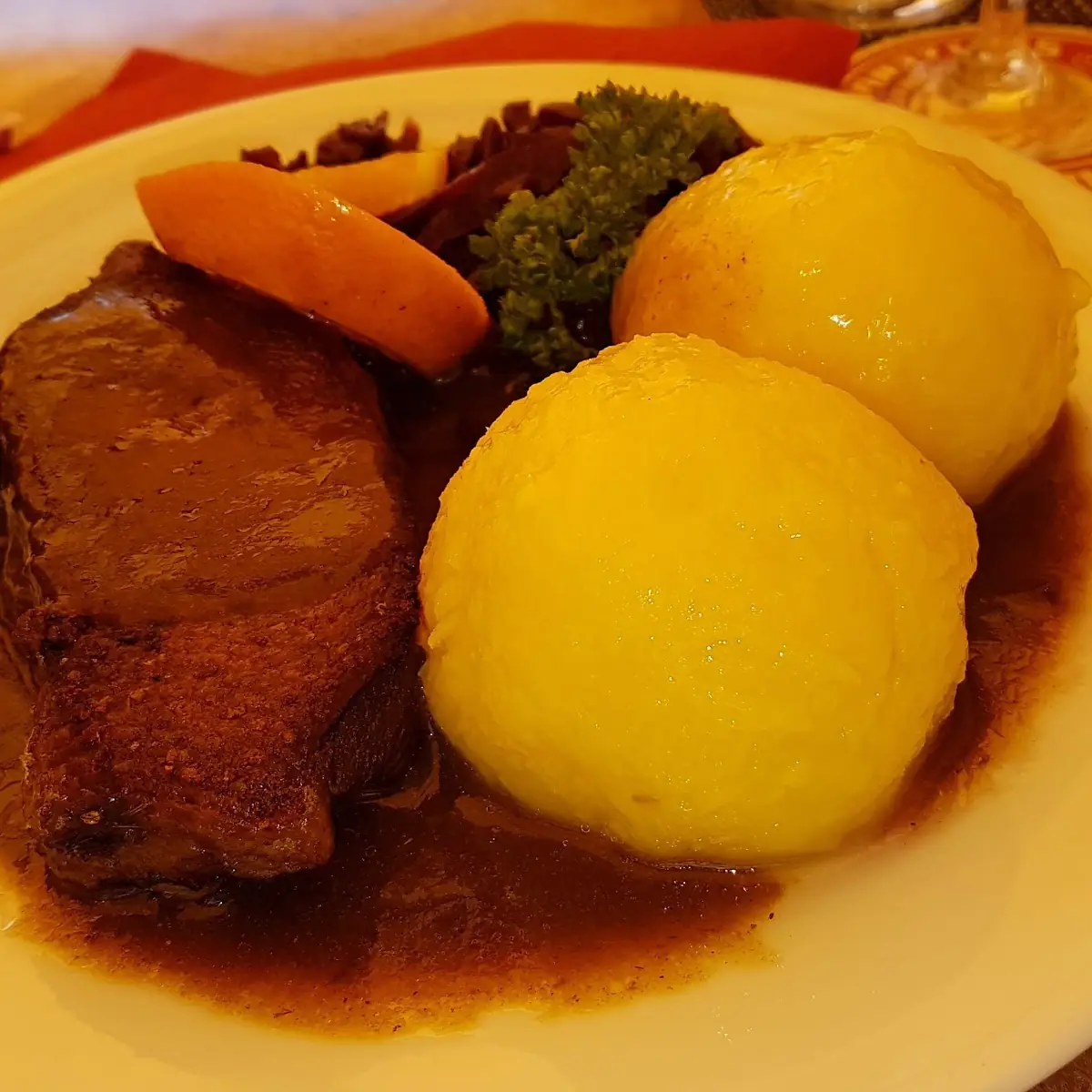 Ente Mit Knödel