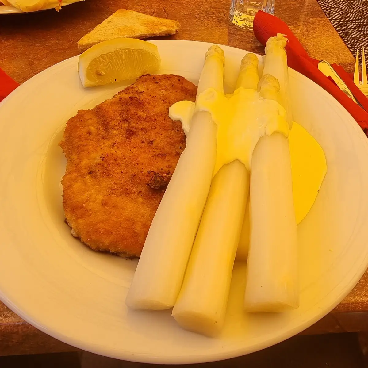 Schnitzel Mit Spargel