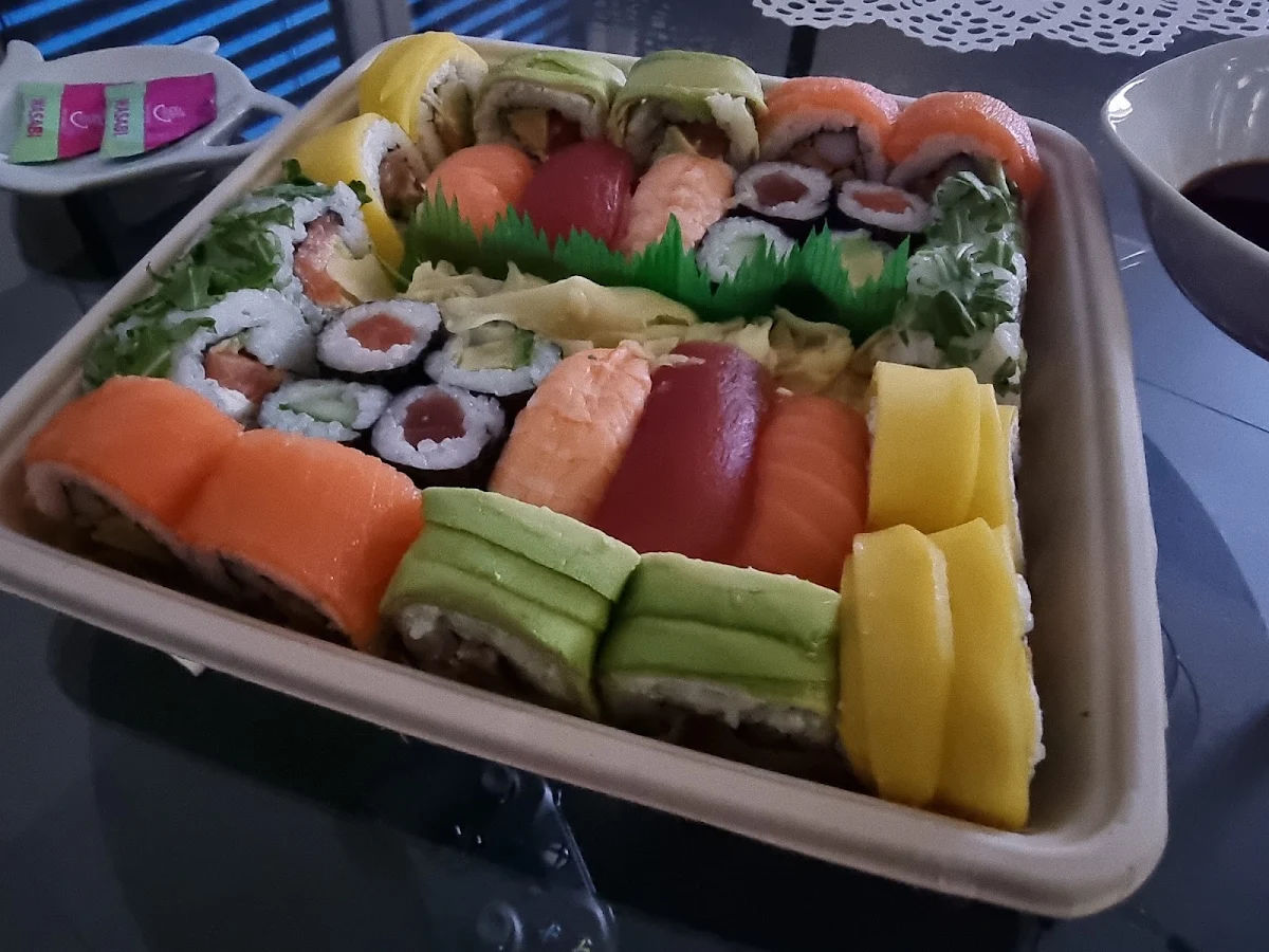 Sushi, EAT HAPPY