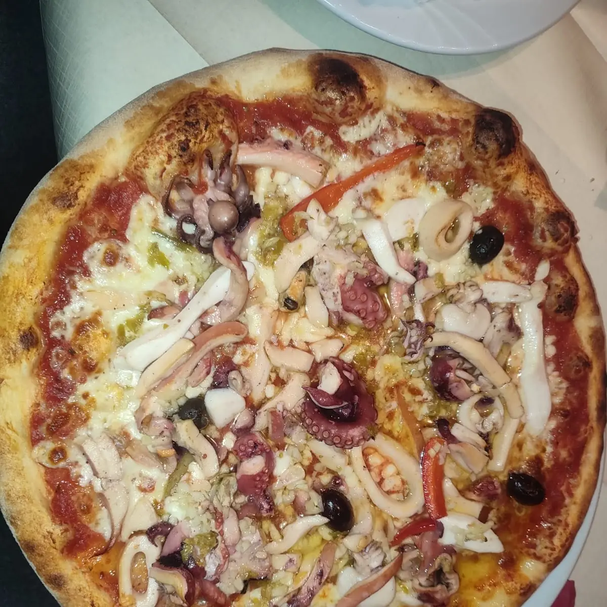 Meeresfrüchtepizza