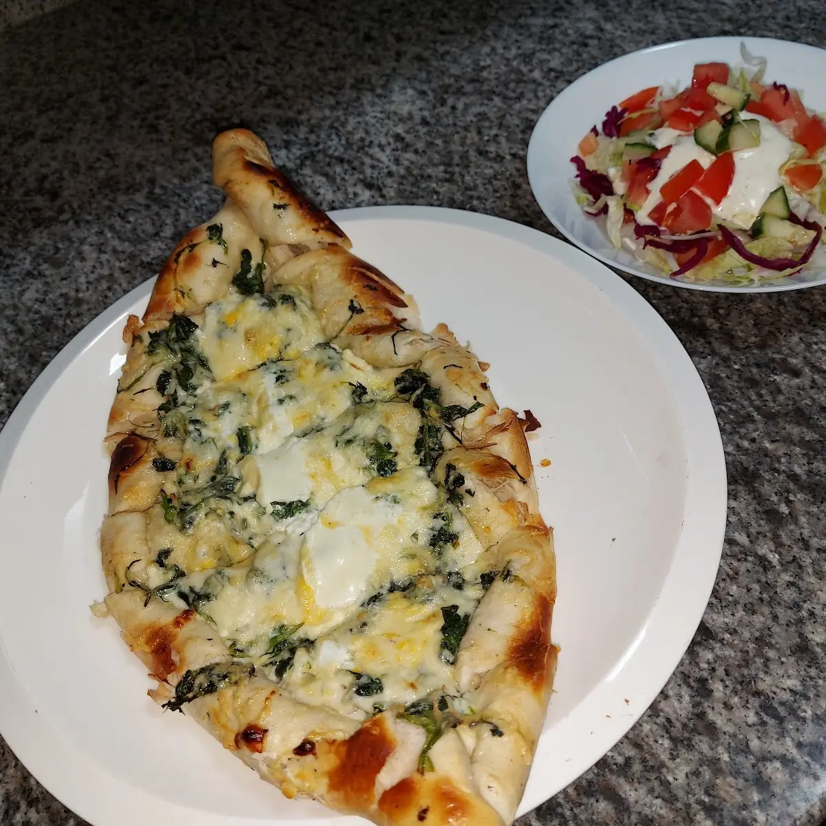 Spinat Pide