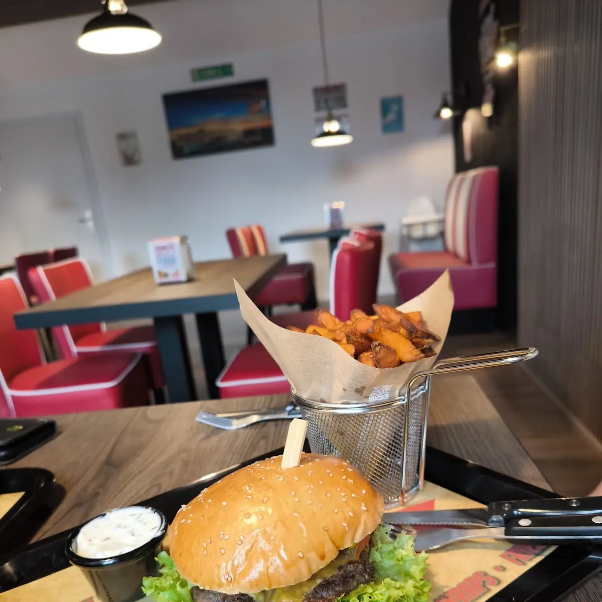 Highlights, Moe's Burger Neustadt