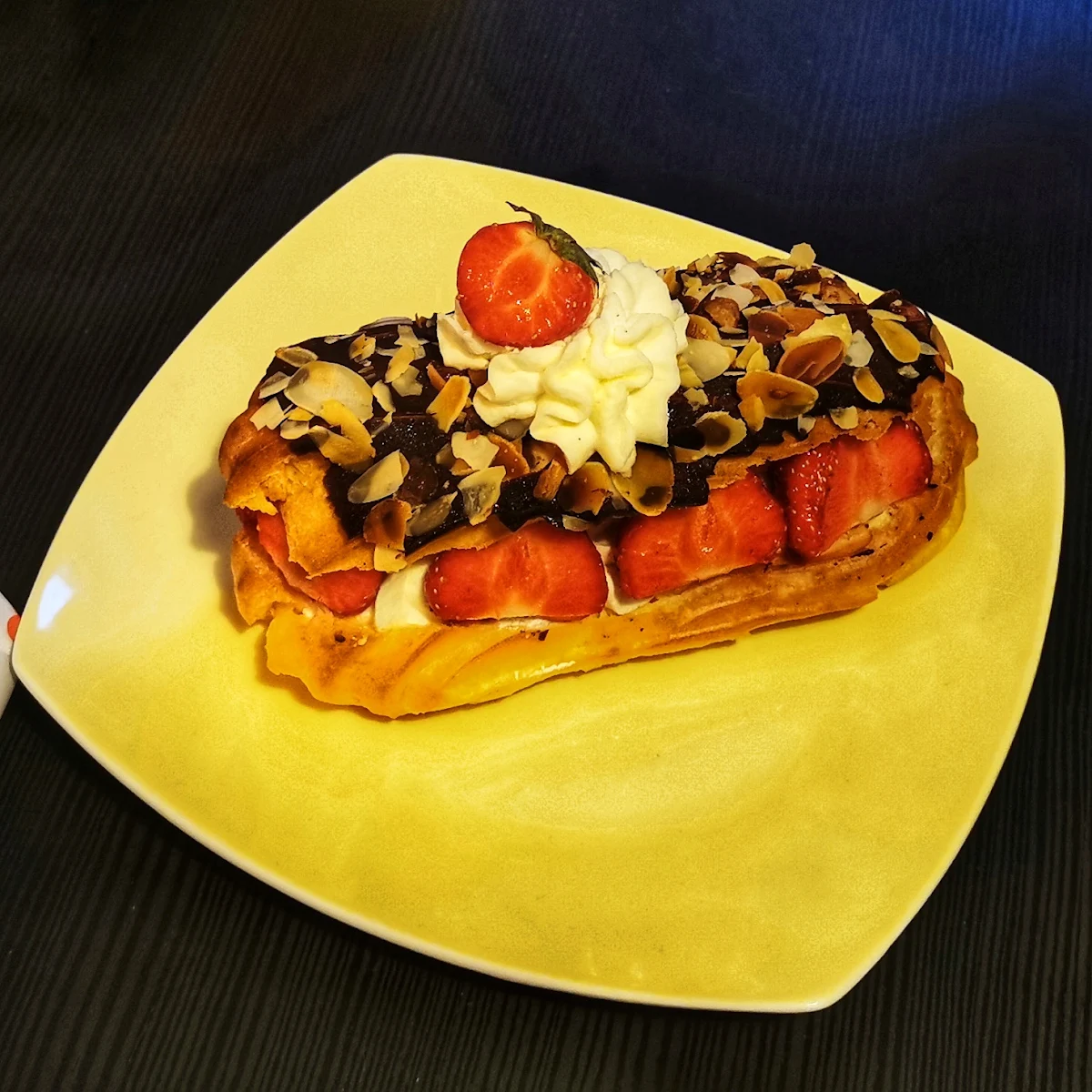 Erdbeer Eclair