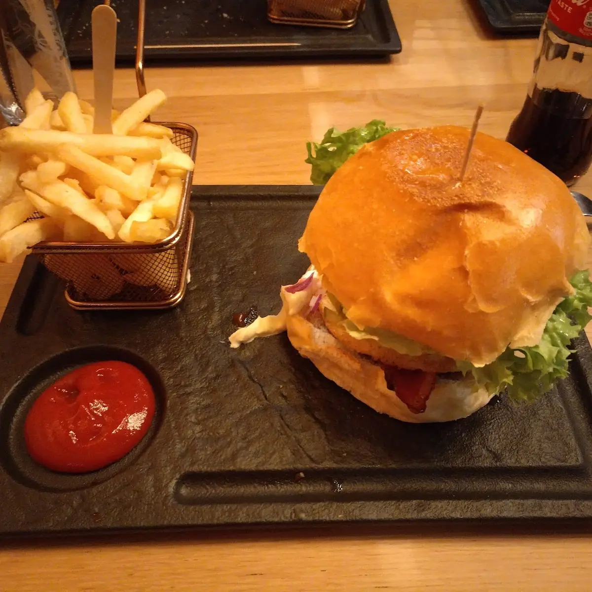 Bacon & Egg Burger
