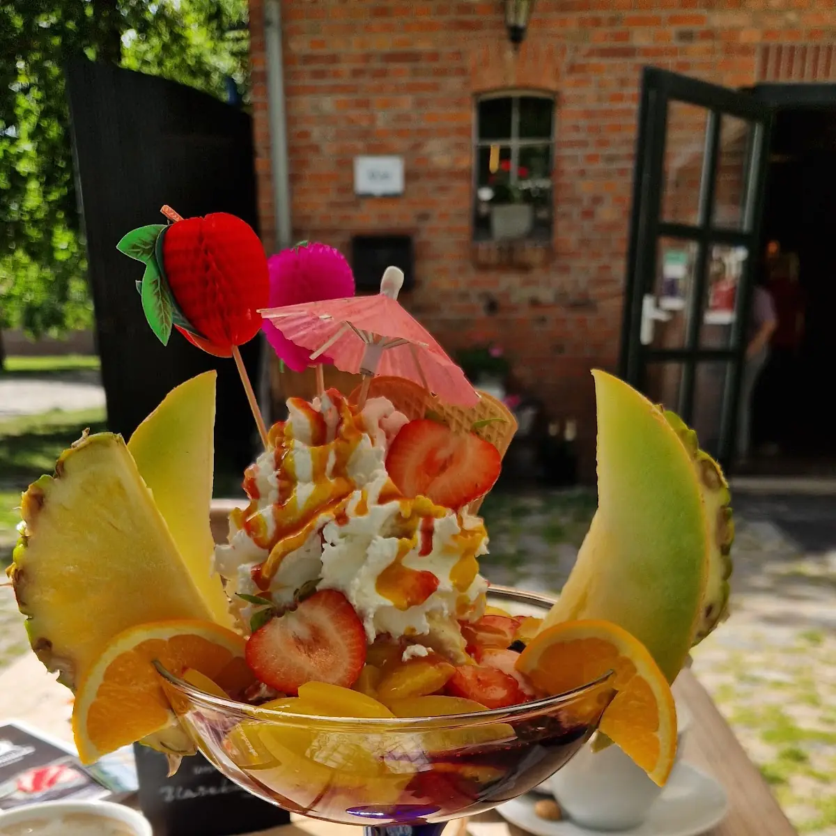 Früchte Eisbecher
