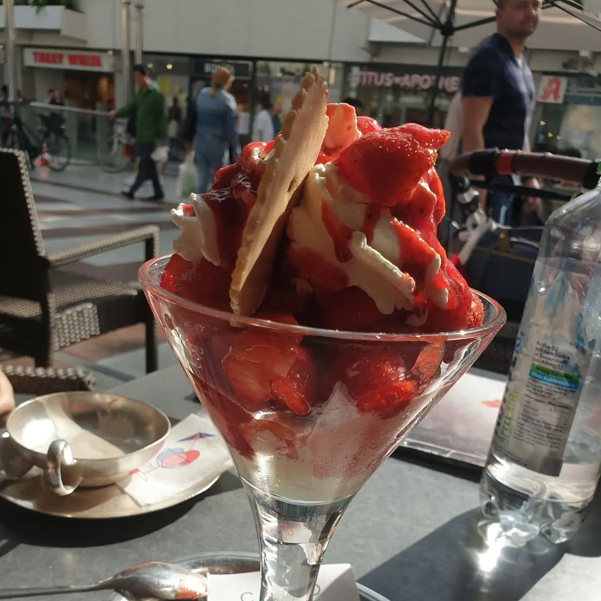 Erdbeer Becher
