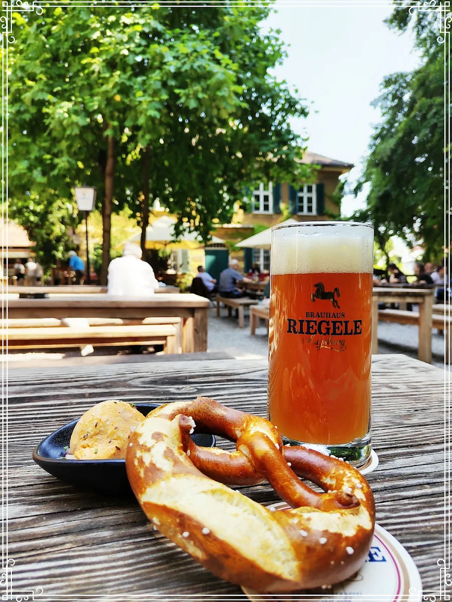 Helles Und Kellerbier, Riegele Biergarten