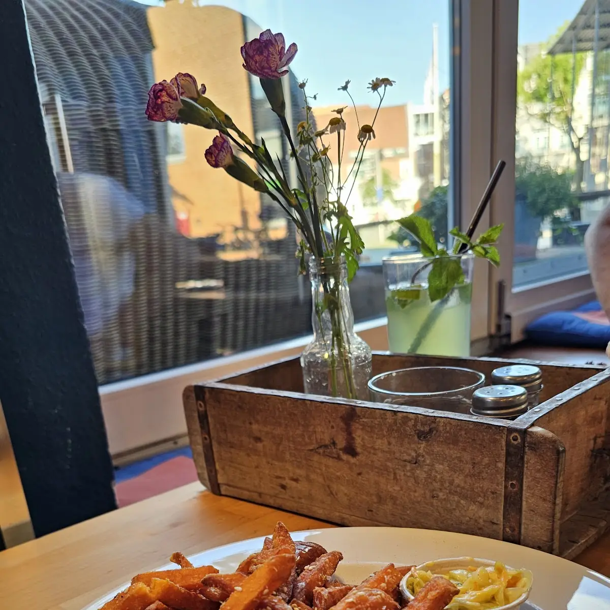 Currywurst Mit Pommes Frites