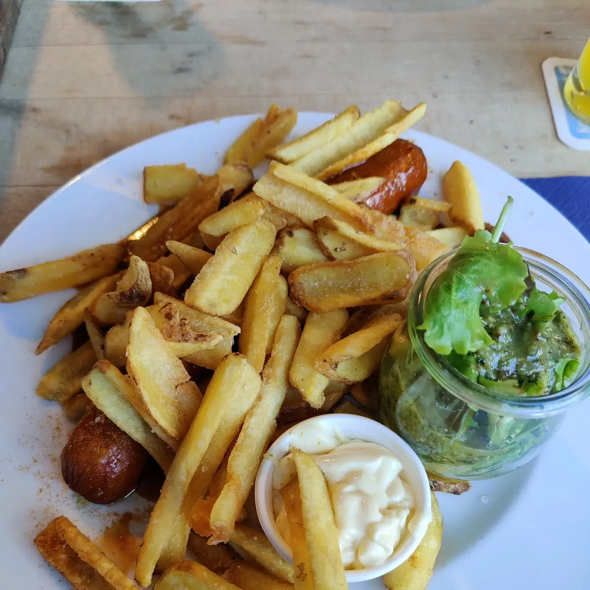 Sesamfritten Mit Currywurst