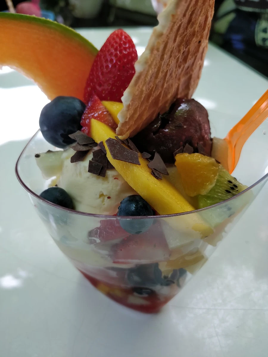 Früchte-eisbecher