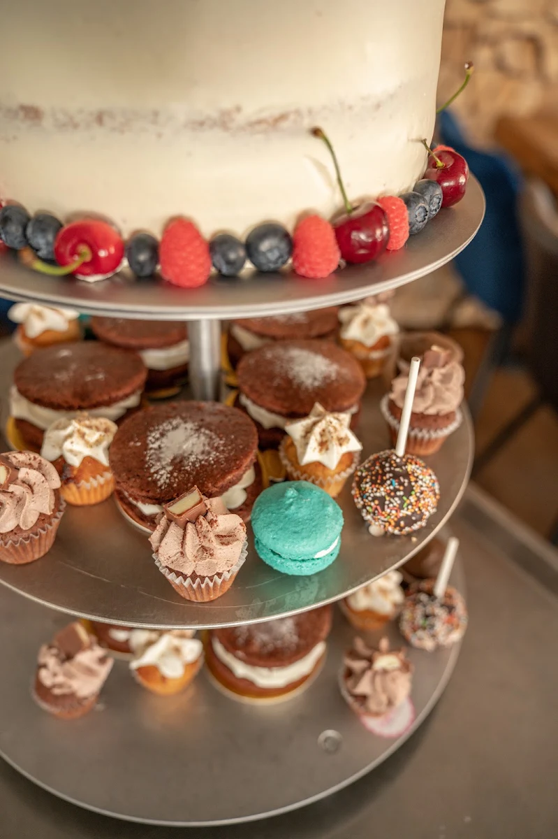 Highlights, Danys Cupcakery