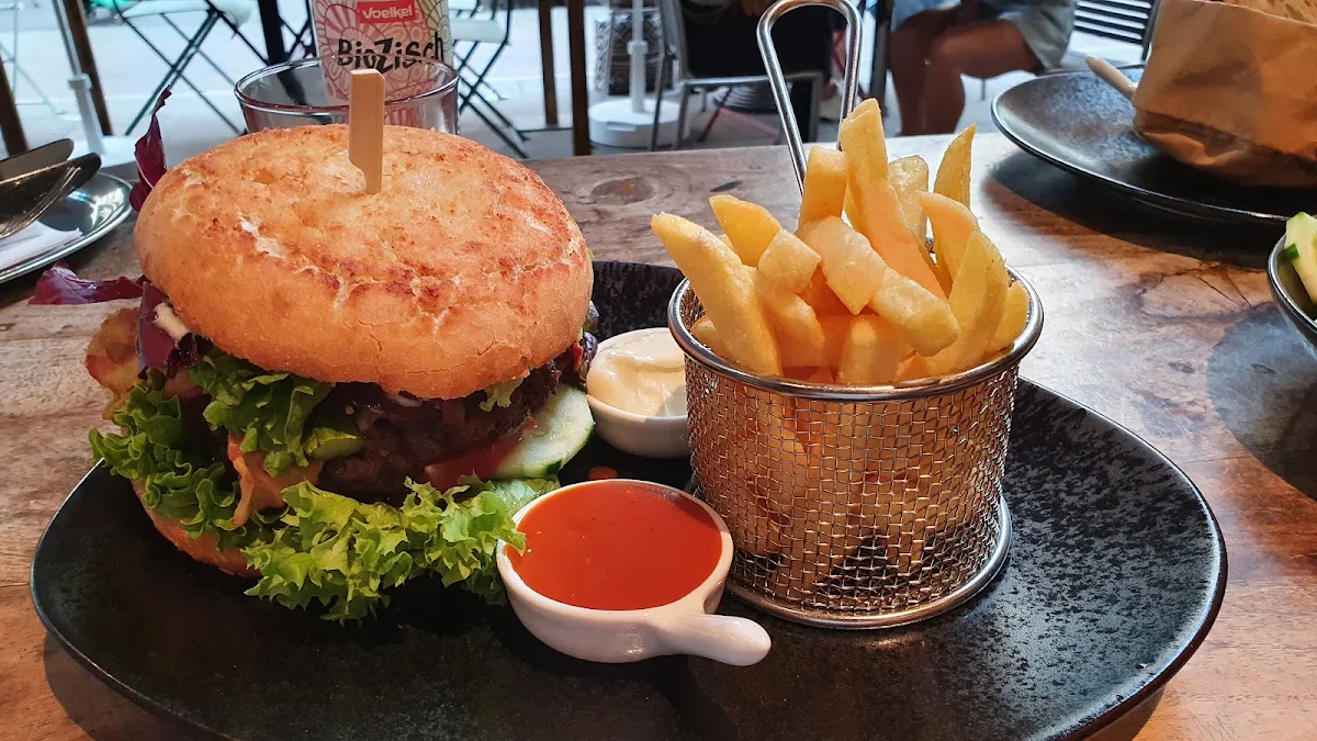 Achim's Burger