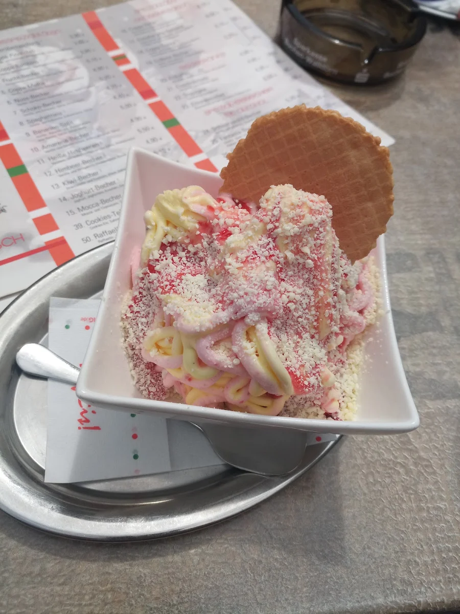 Spaghetti Eis, Eis Café Riviera