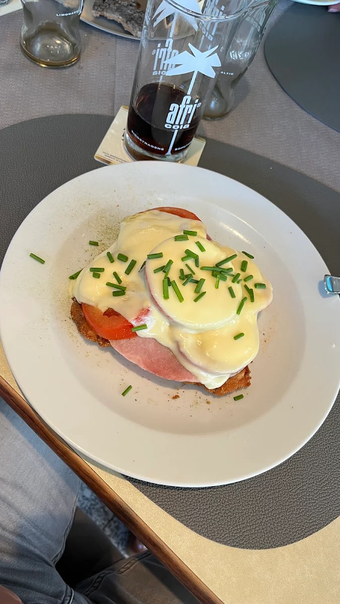 Eggs Benedict