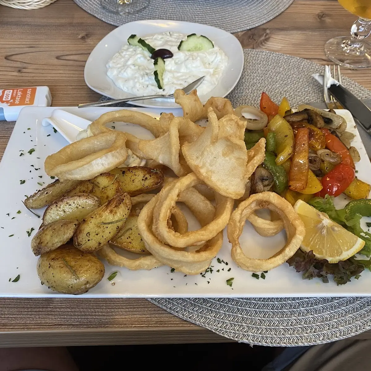 Highlights, Restaurant Platon