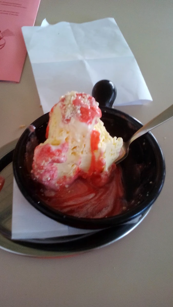 Spaghetti Eis Angeknabbert