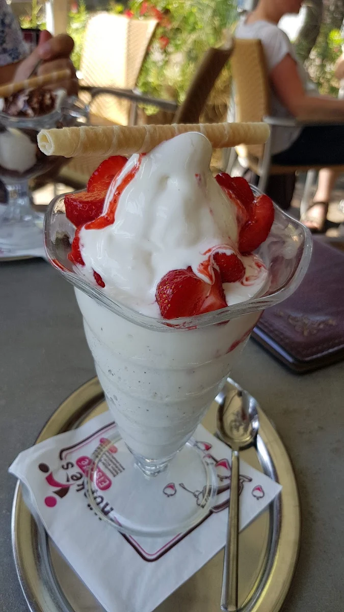 Erdbeerbecher