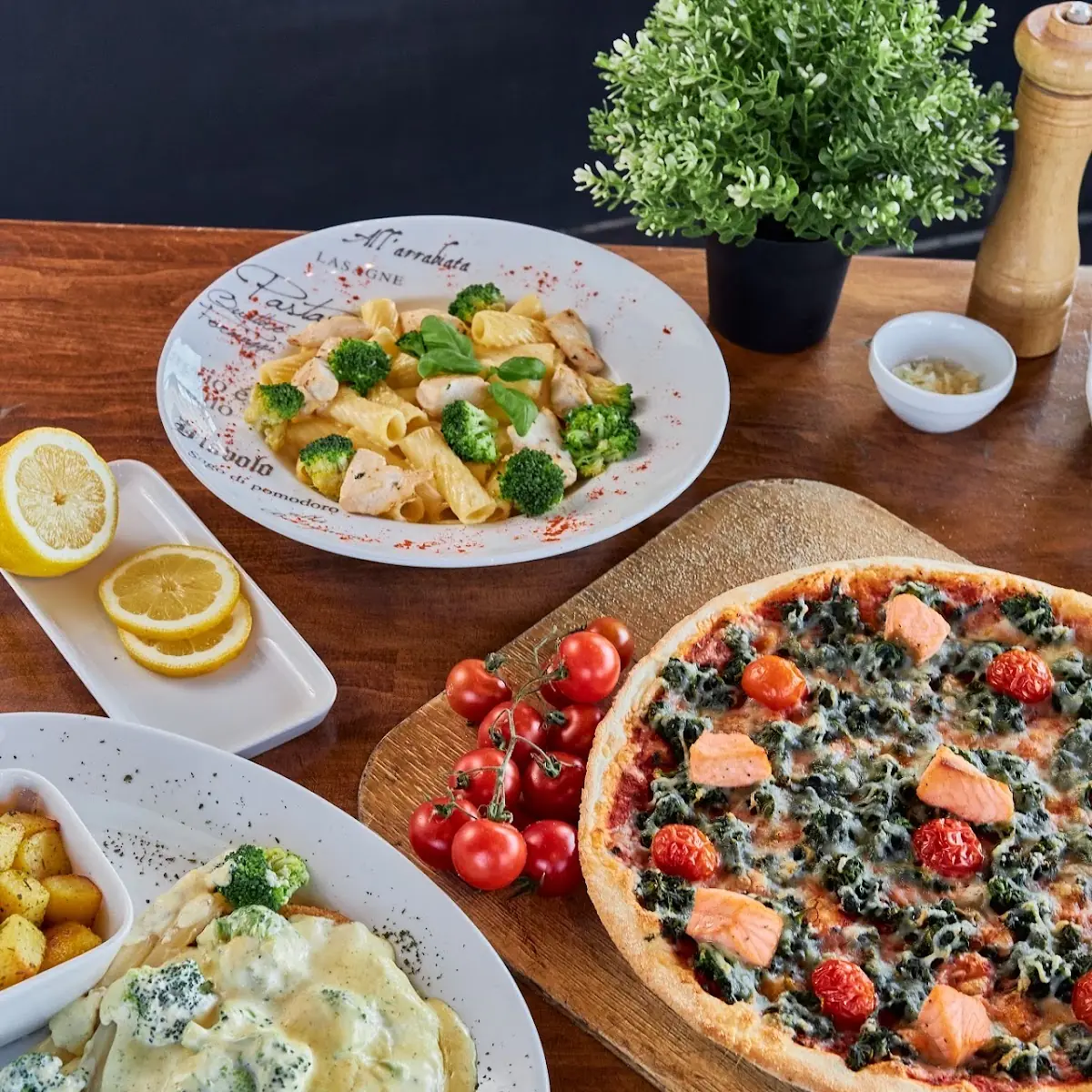 Highlights, Pizza Royal