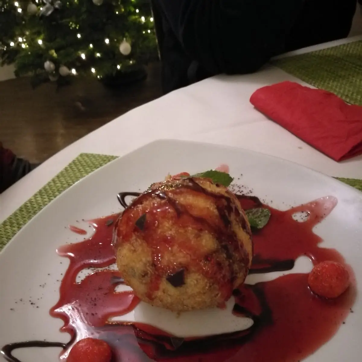 Eis Mit Erdbeersoße