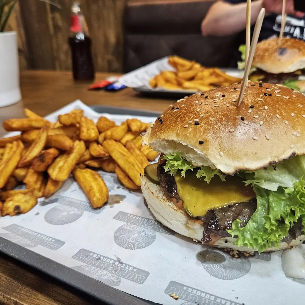 Cheeseburger Menü