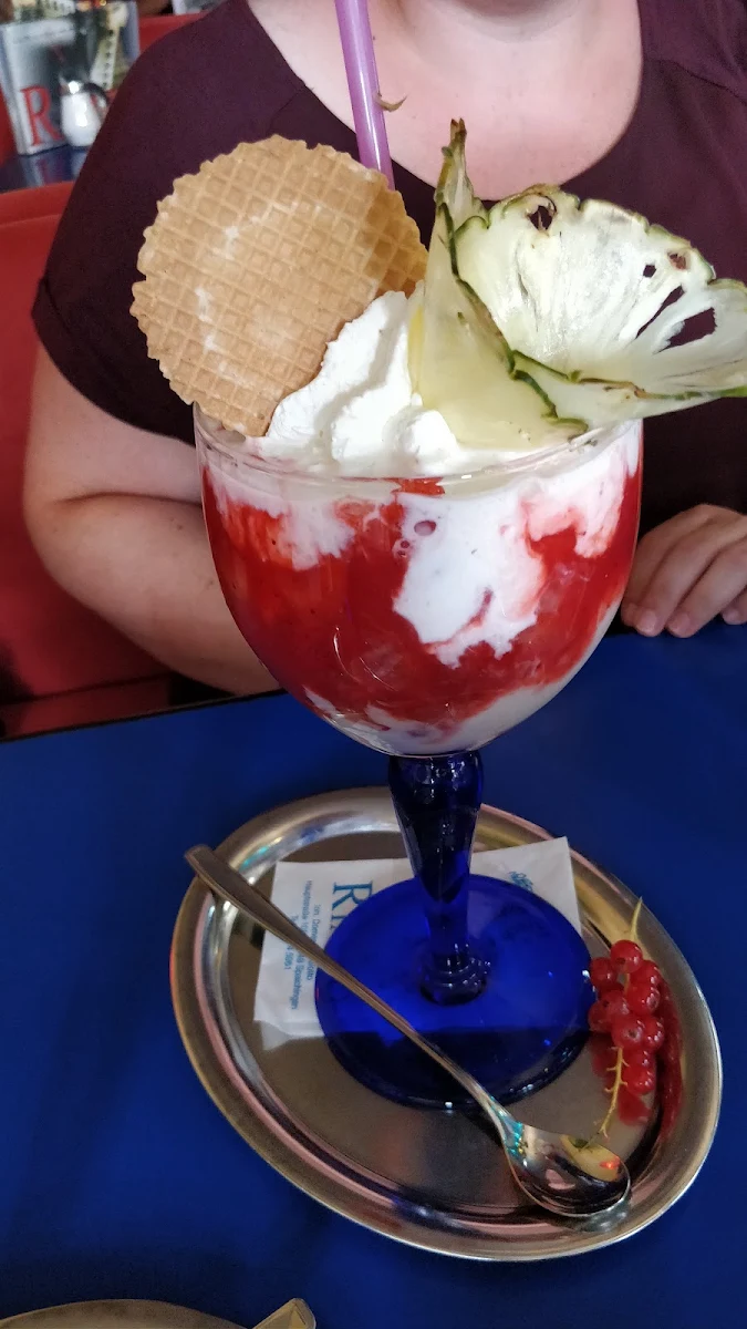 Kirsch Eisbecher