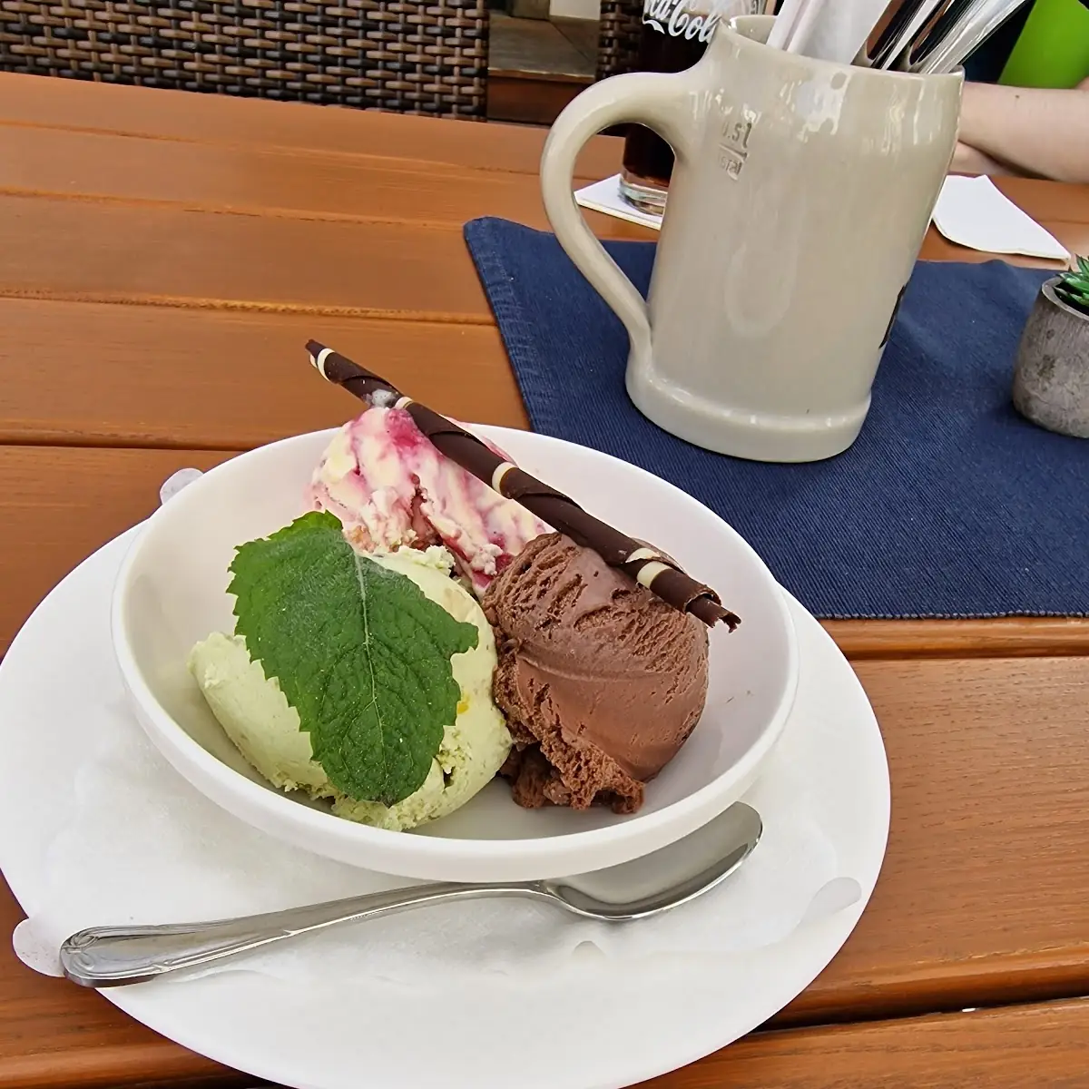 Gemischtes Eis, Brauerei-Ausschank "Zum Simonbräu"