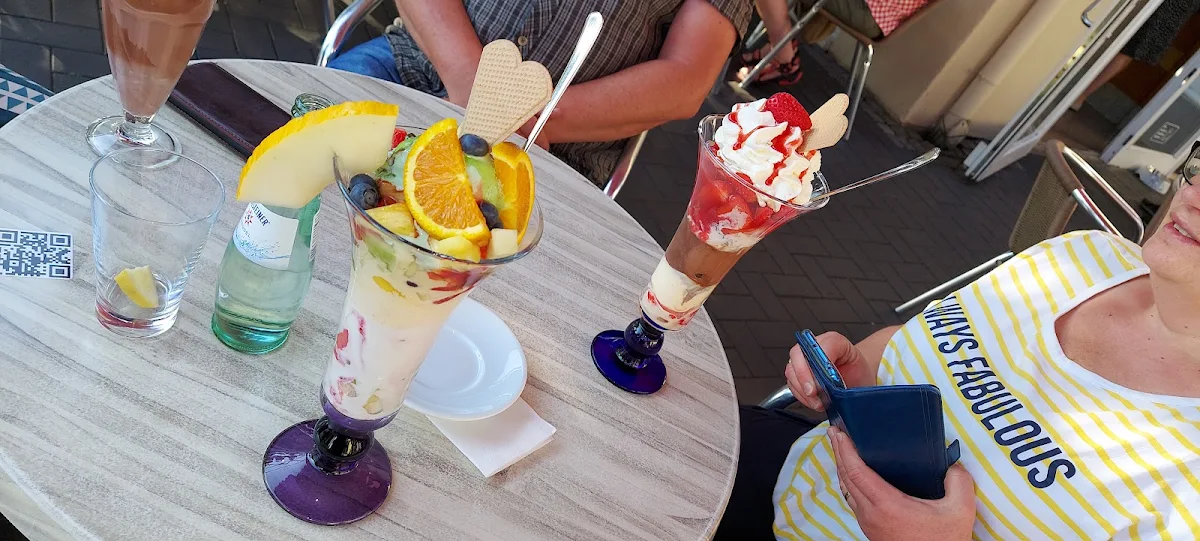 Fruchtbecher, Eiscafé Paradiso