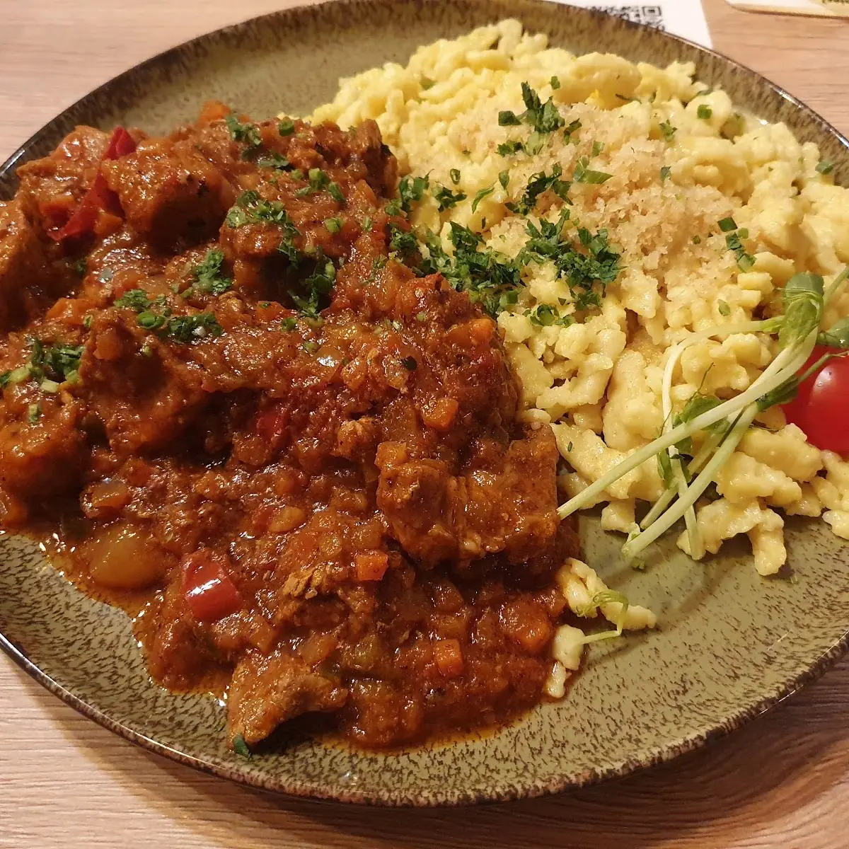 Gulasch Mit Spätzle