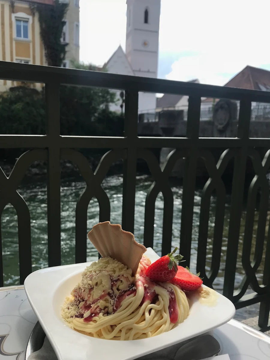Spaghetti Eis