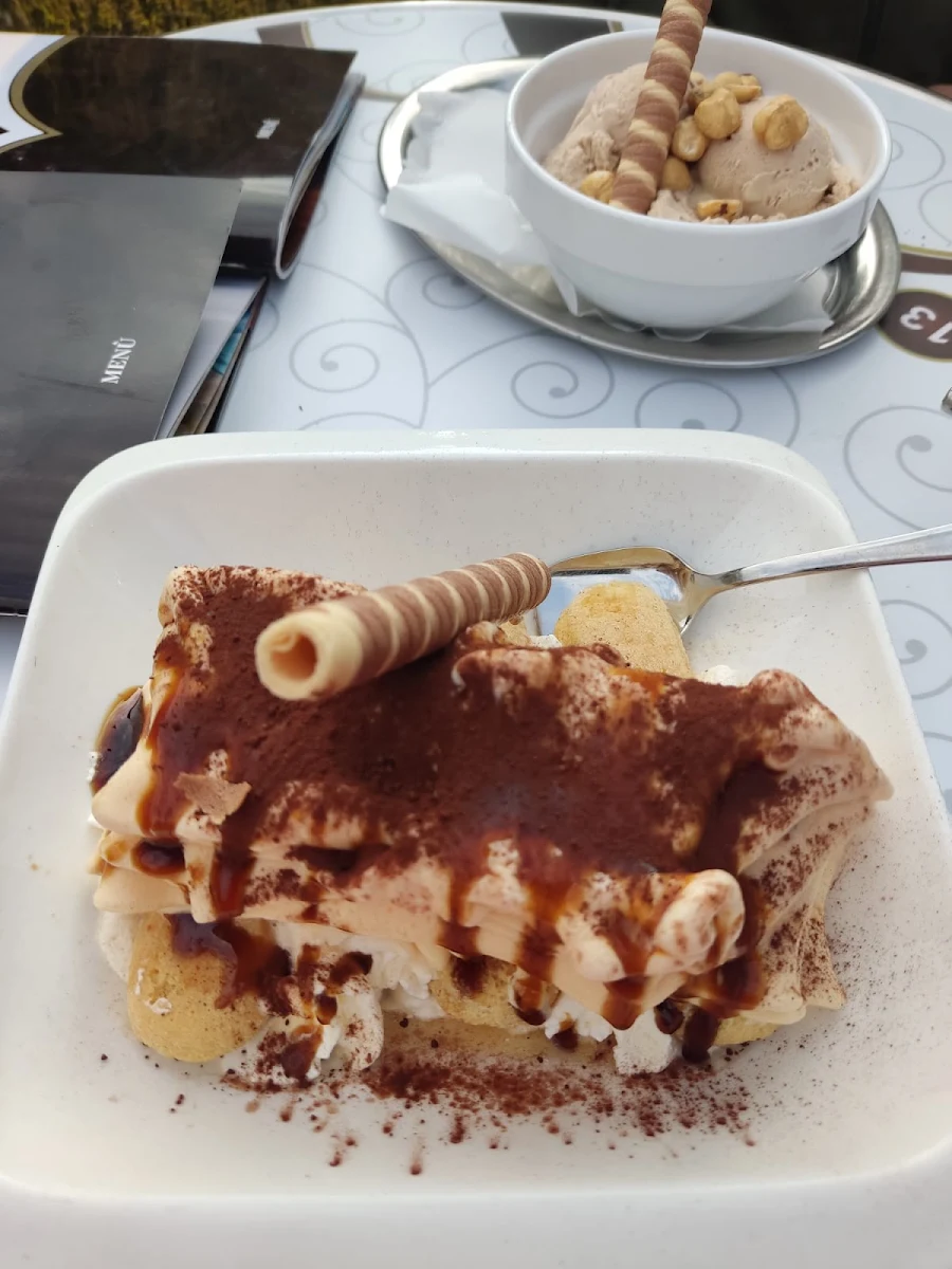 Tiramisu Eis