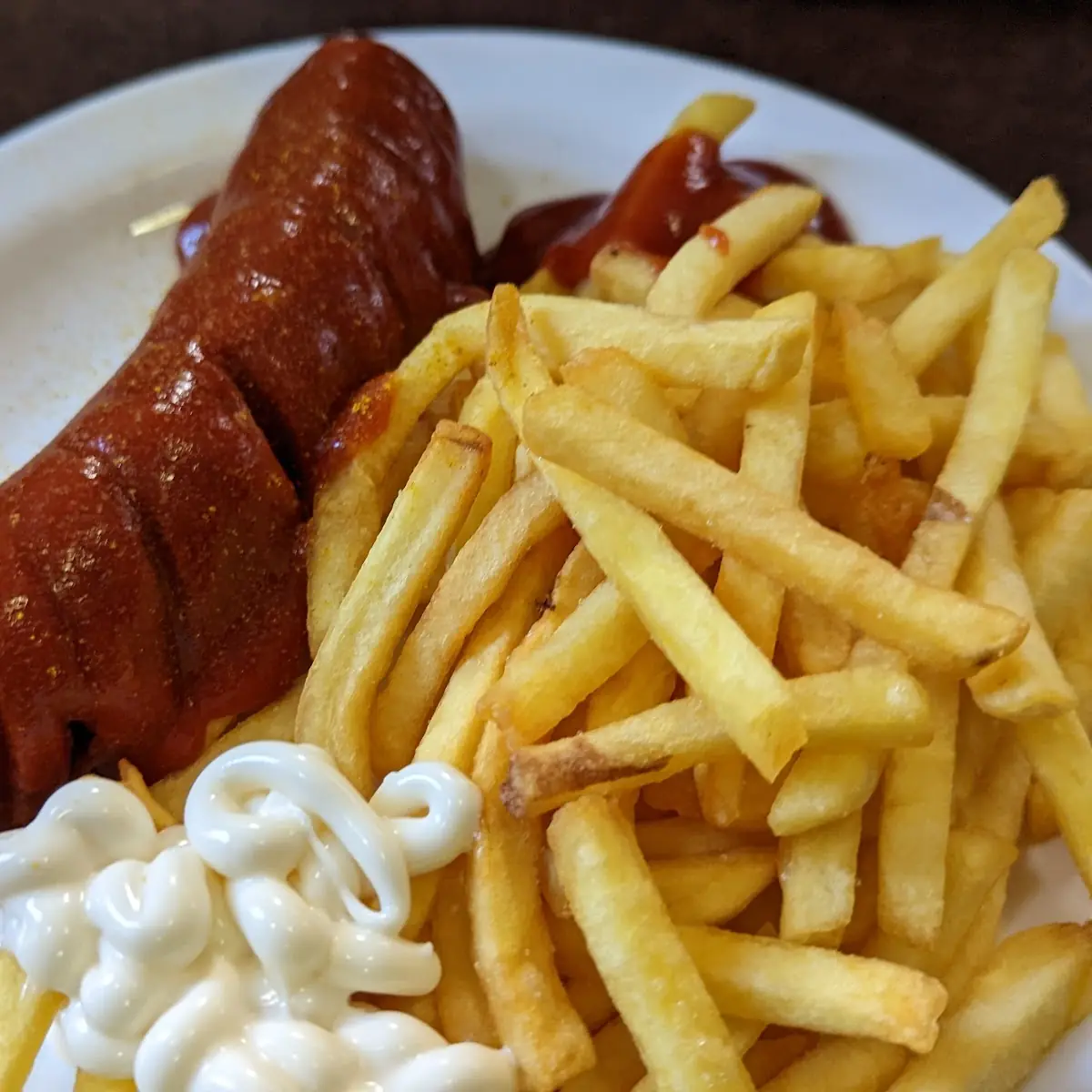 Currywurst Mit Pommes