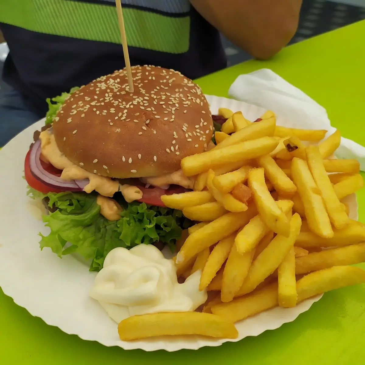 Burger Mit Pommes