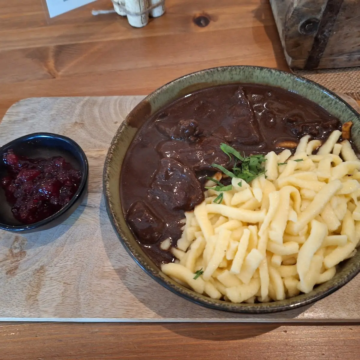 Hirschgulasch Mit Spätzle