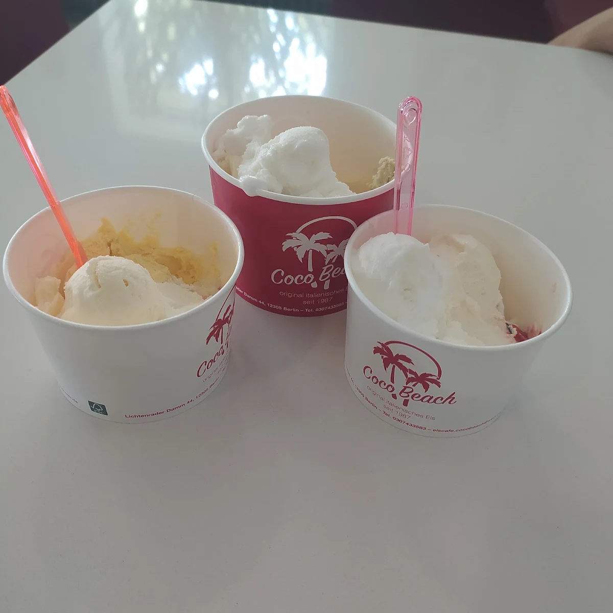 Gemischte Eiskugeln