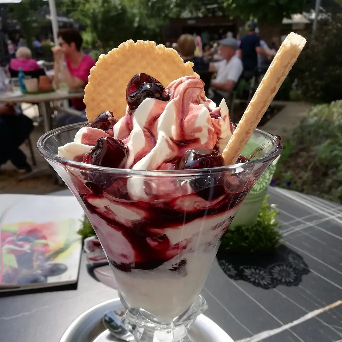 Amarena Becher