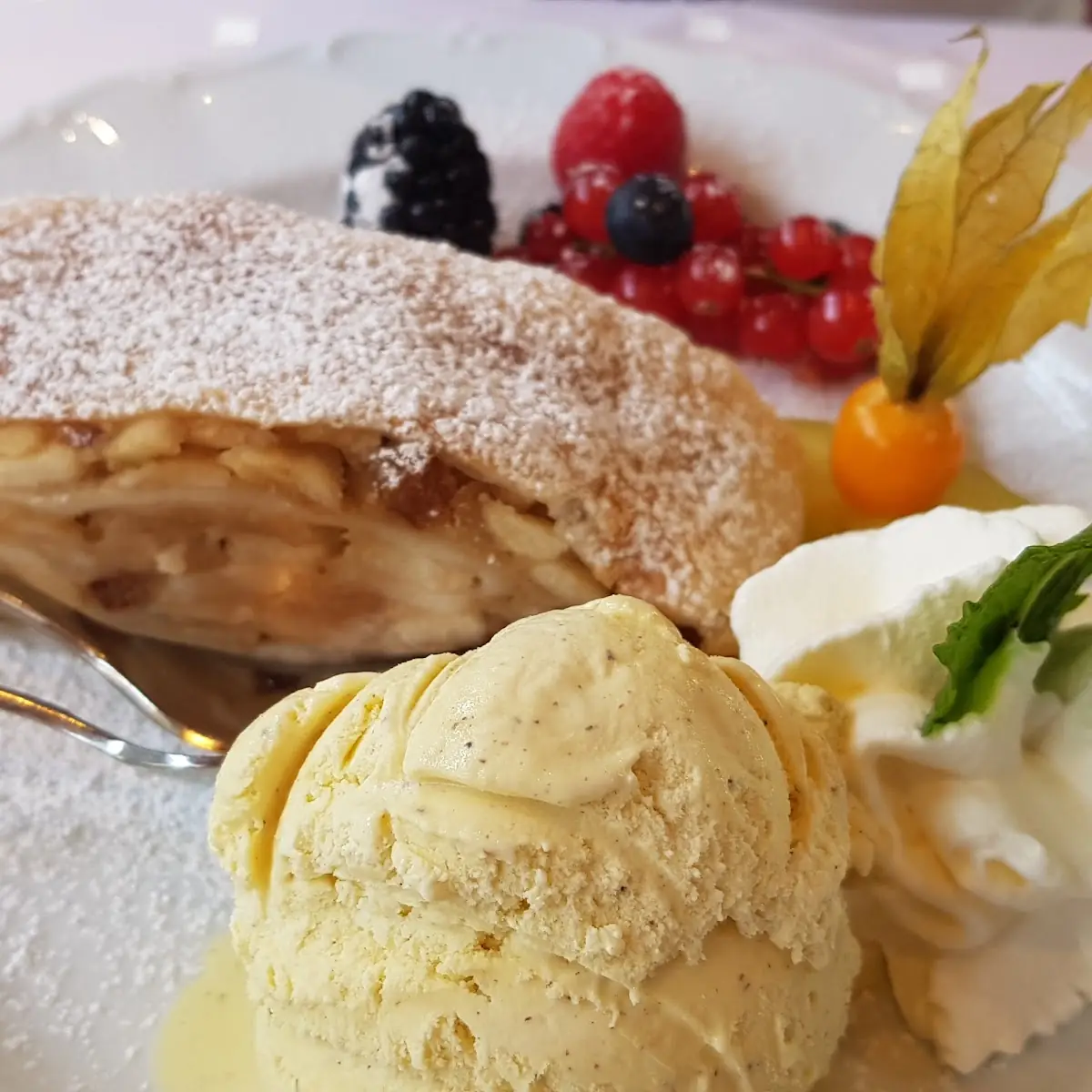 Apfelstrudel