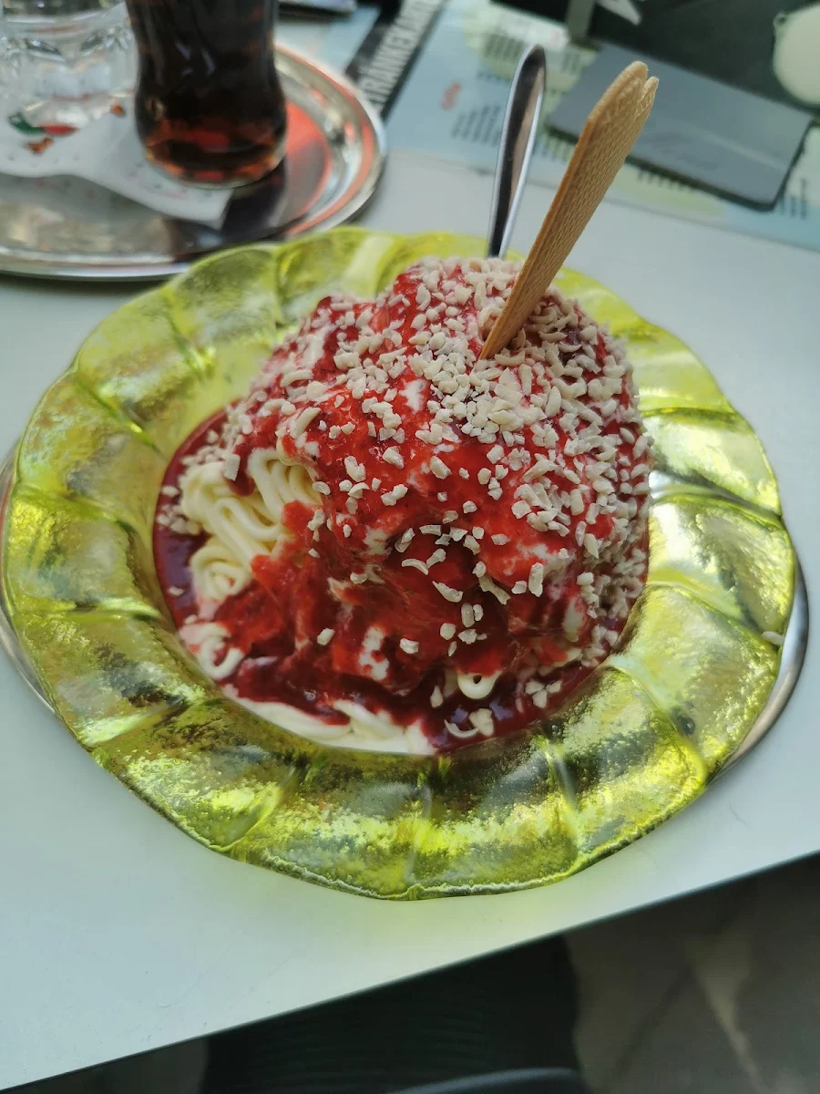 Spaghetti Eis
