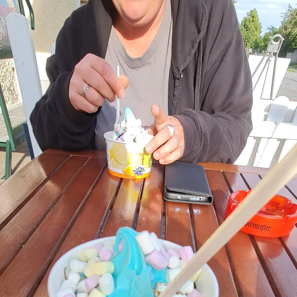 Schlumpfeis Mit Marshmallows Softeis