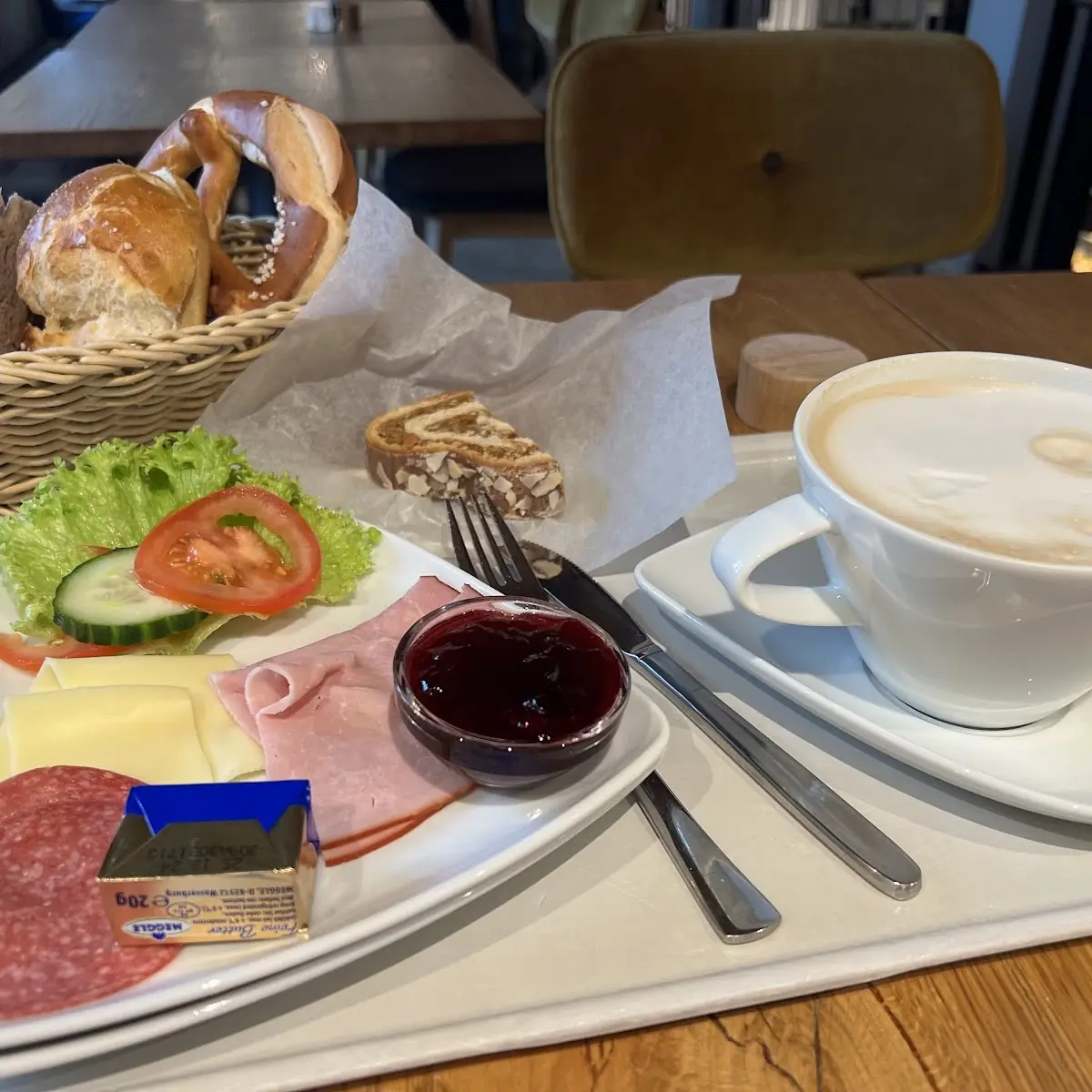 Single Breakfast