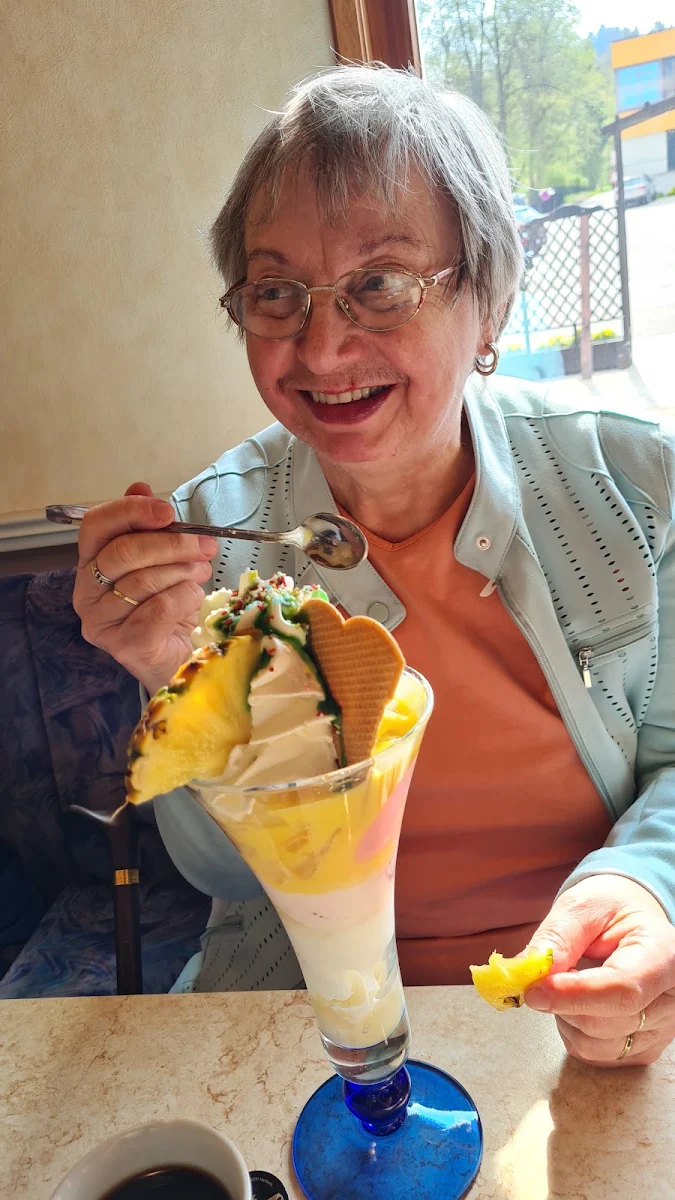 Ananas Eisbecher