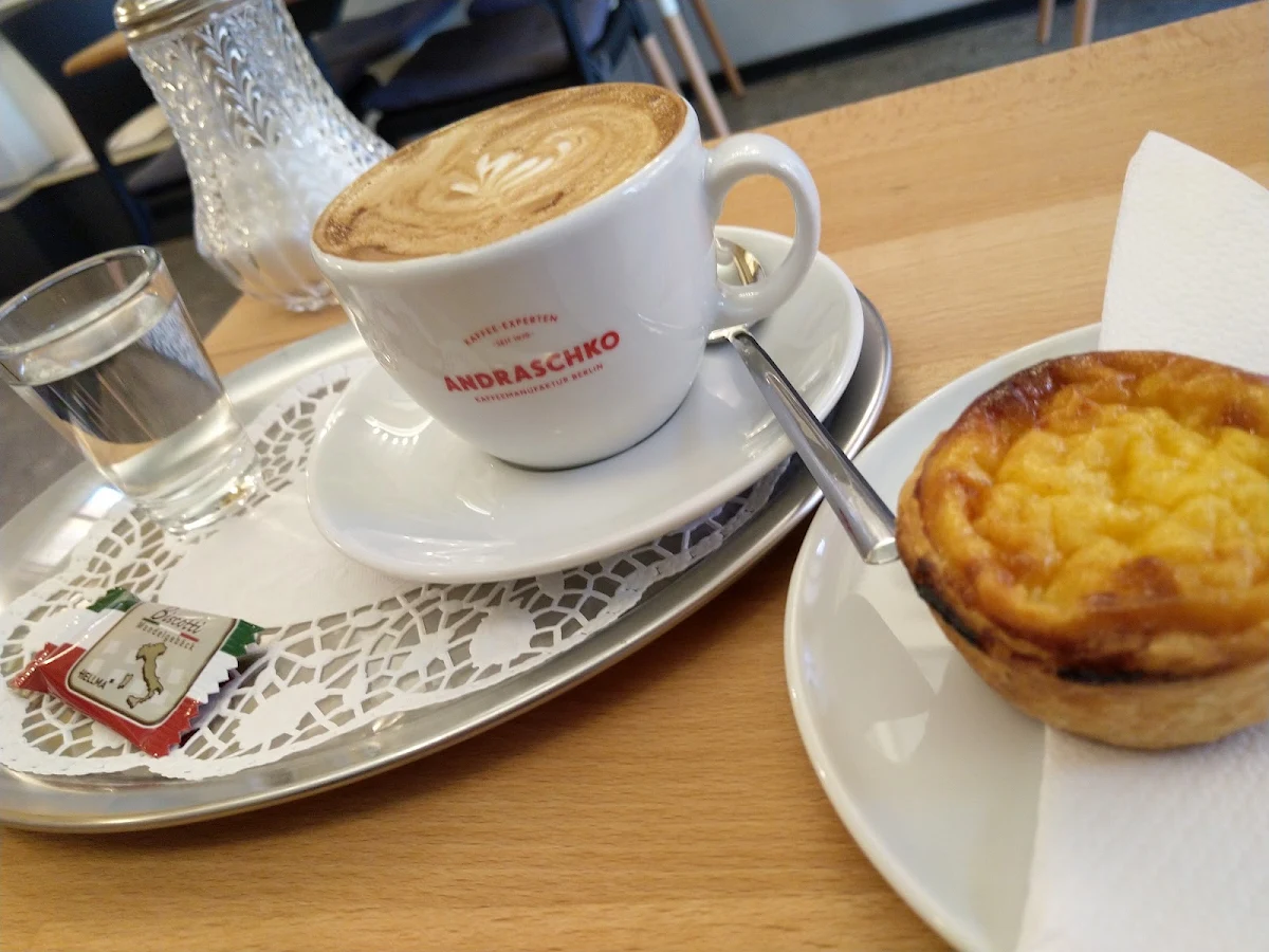 Flat White Pastel De Nata