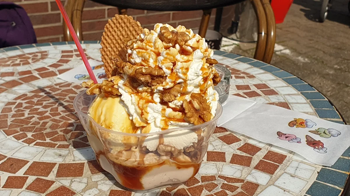 Walnuss Eisbecher