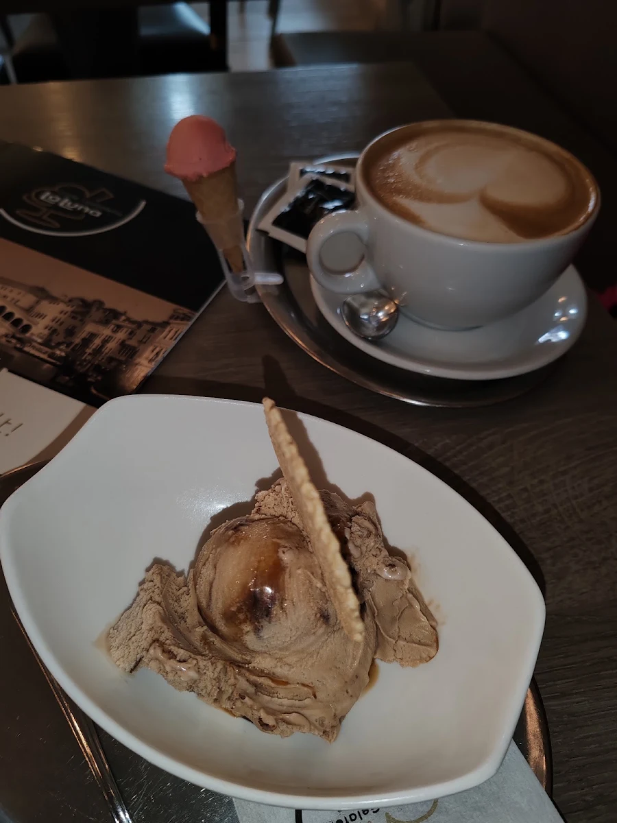 Latte Macchiato Eis