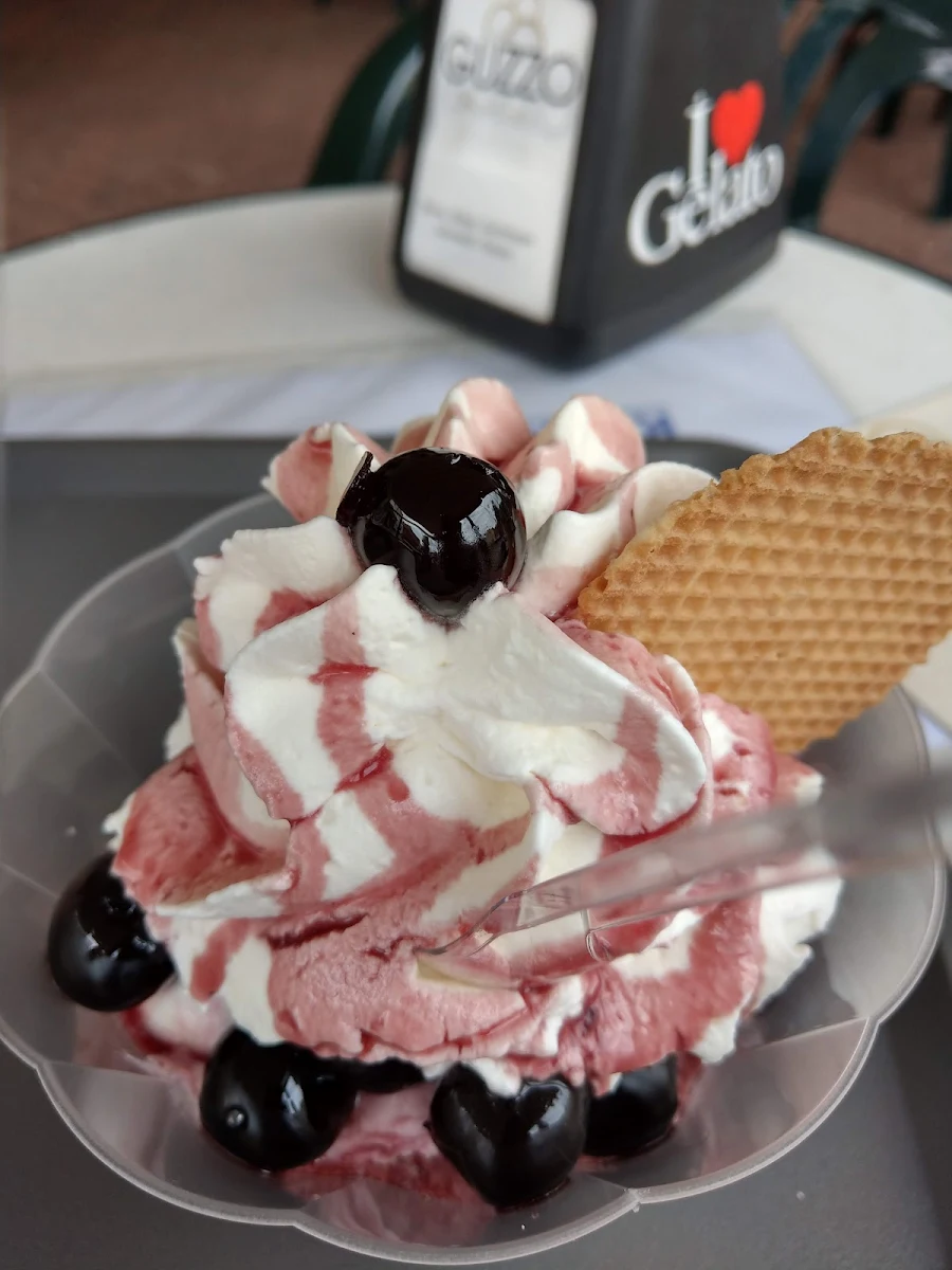 Amarena Eisbecher, Guzzo Gelato & Caffè