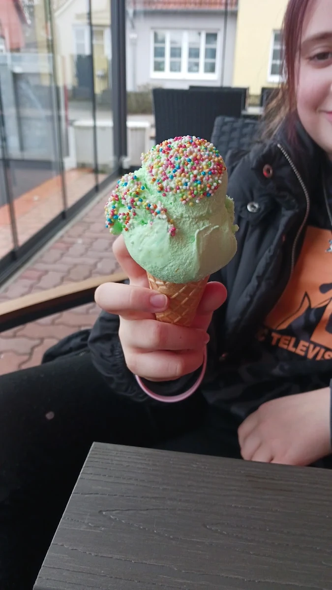 Eis, Guzzo Gelato & Caffè
